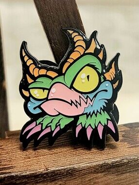 Emi Monster Symbiotic Expressions Enamel Pin Le 45/50 Colorful Monster W/ Glow